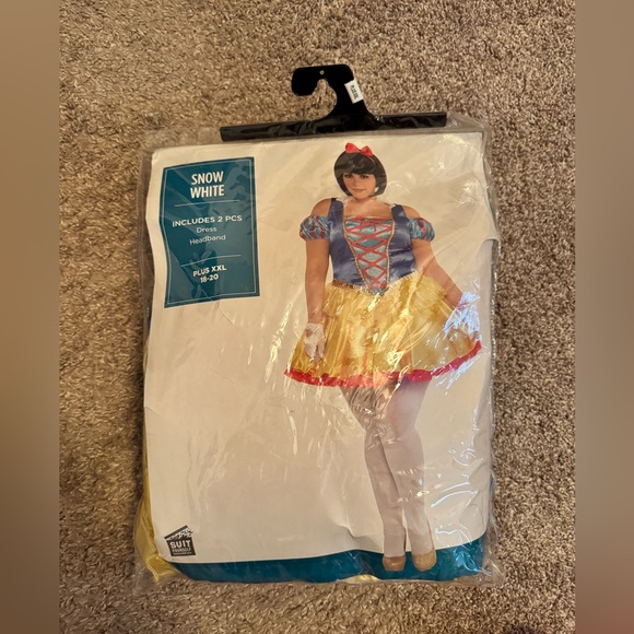 Adult Snow White Costume Size XXL - Picture 8 of 10
